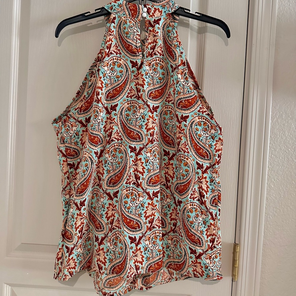 Sleeveless paisley print top